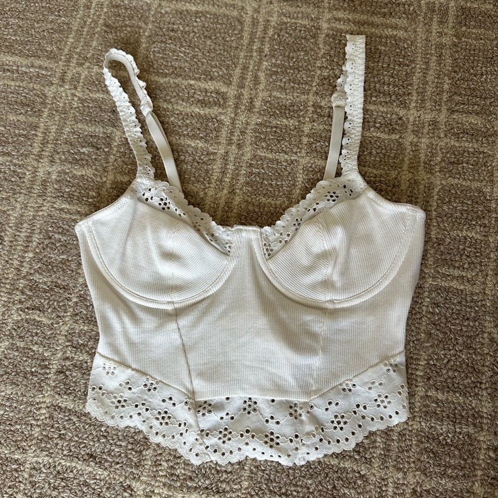 Colsie White Lace Trim Crop Top